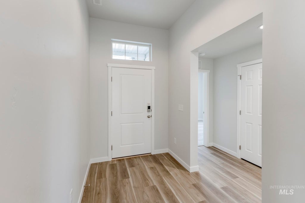 Photo of 4546 S Amsterdam Ave, Nampa, ID 83686 (MLS # 99002833)
