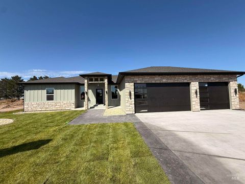 Photo of 502 Russet Rd, Rupert, ID 83350 (MLS # 98961527)