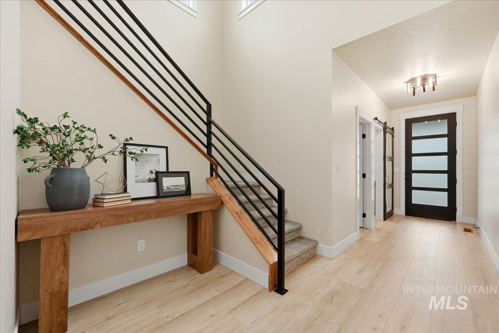 Photo of 7818 Flathead Lake St, Eagle, ID 83616 (MLS # 98972142)