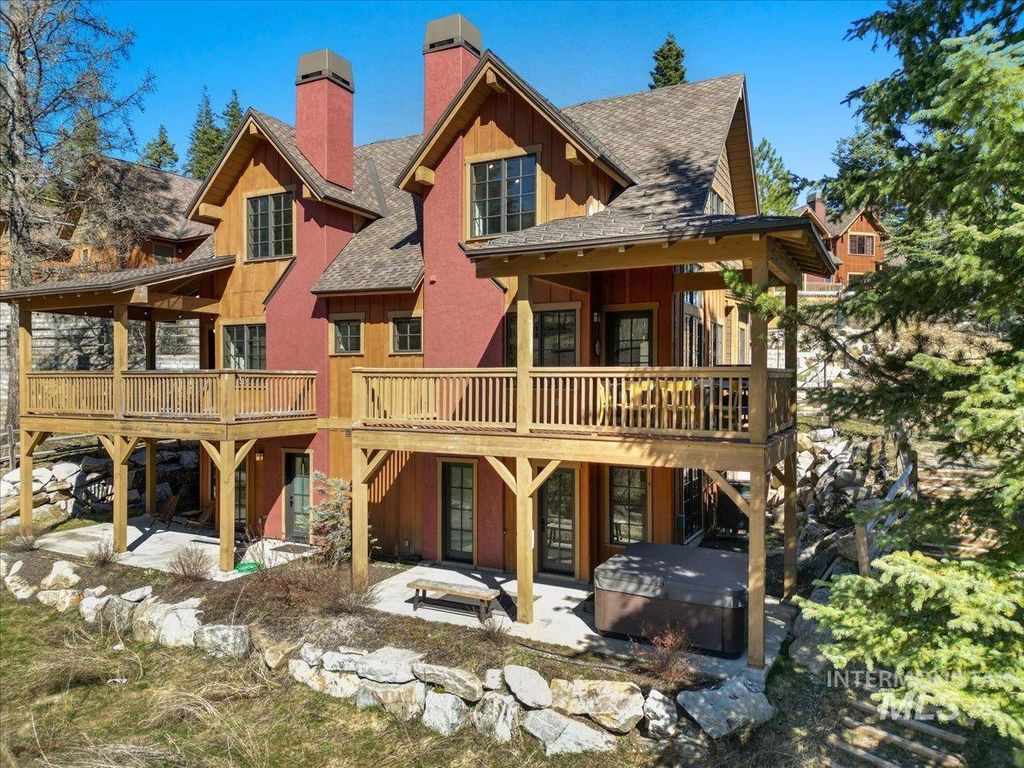 Photo of 67 Golden Bar Ct, Donnelly, ID 83615 (MLS # 98984835)