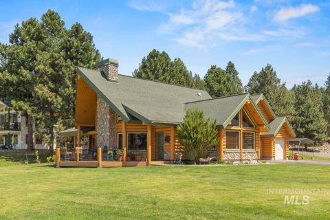 Photo of 135 Par Drive, Cascade, ID 83611 (MLS # 98956488)