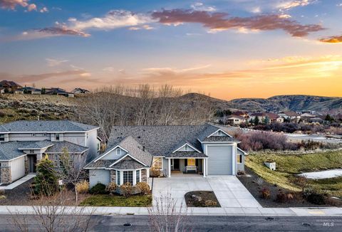 Photo of 5699 W Creeks Edge Drive, Boise, ID 83714 (MLS # 98976877)