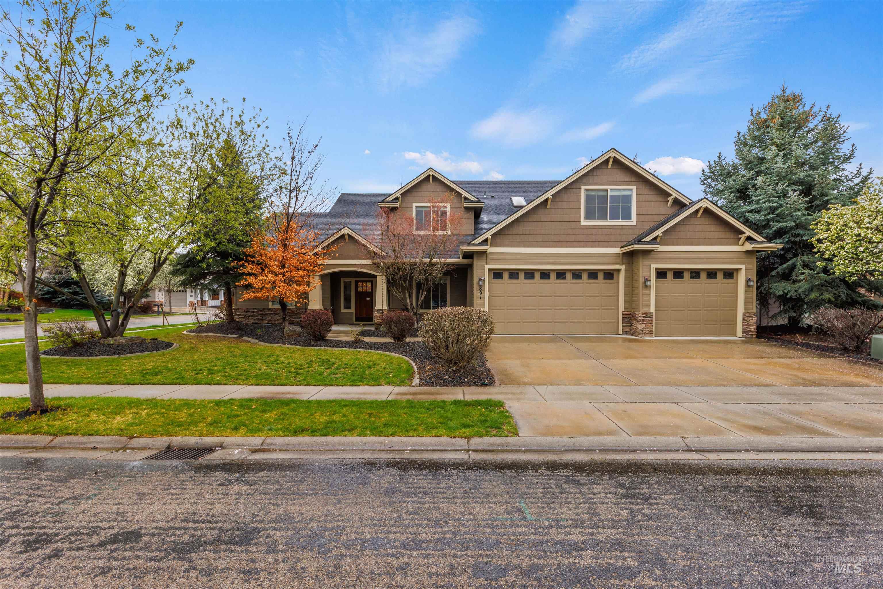 891 E Silver Torch St