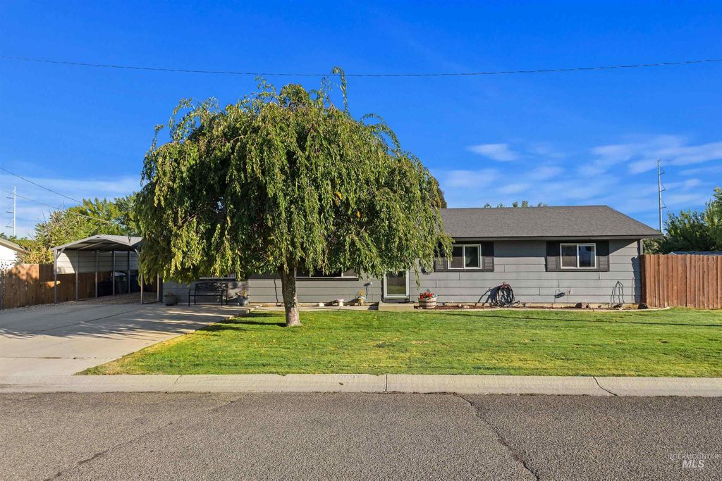 Photo of 2223 Big Sky St, Caldwell, ID 83605 (MLS # 98962660)