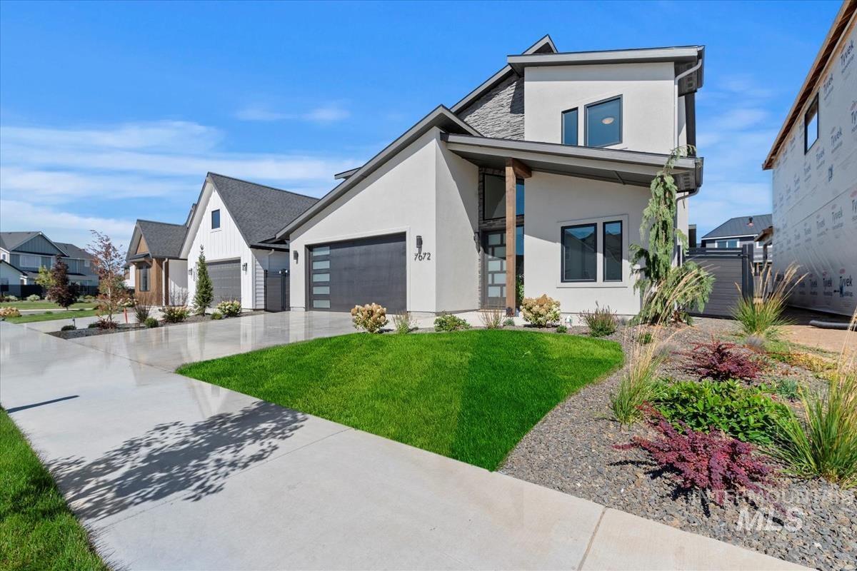 7672 W Old School St