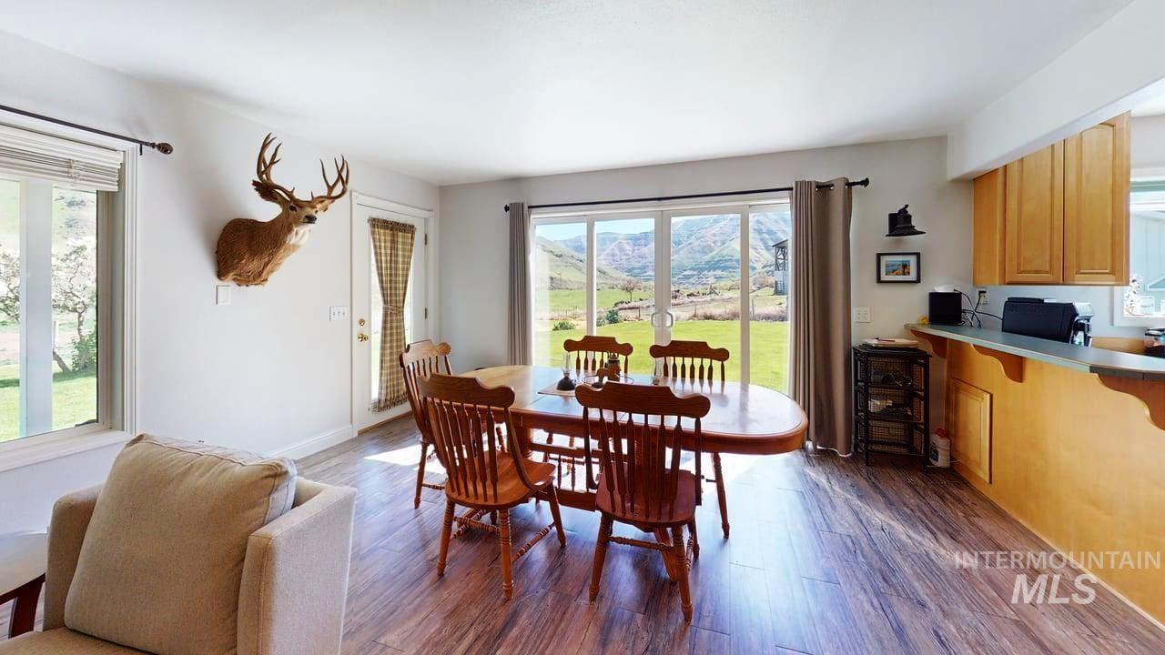 17082 Snake River Road