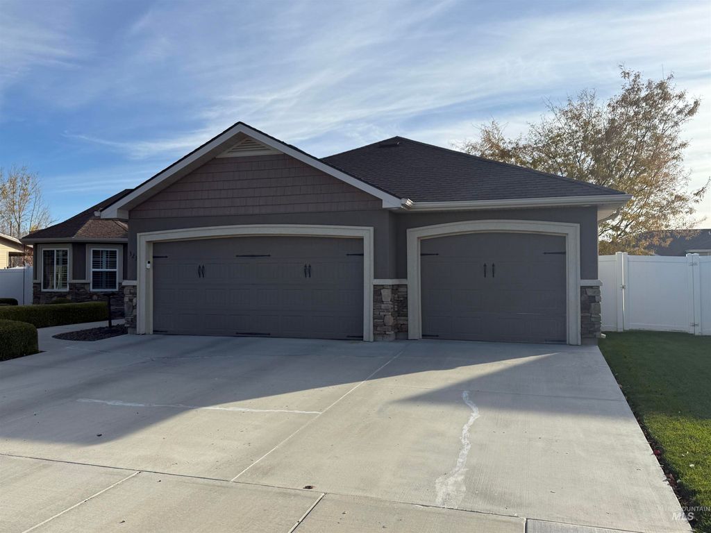 Photo of 323 Arrowhead Path, Twin Falls, ID 83301 (MLS # 98967344)
