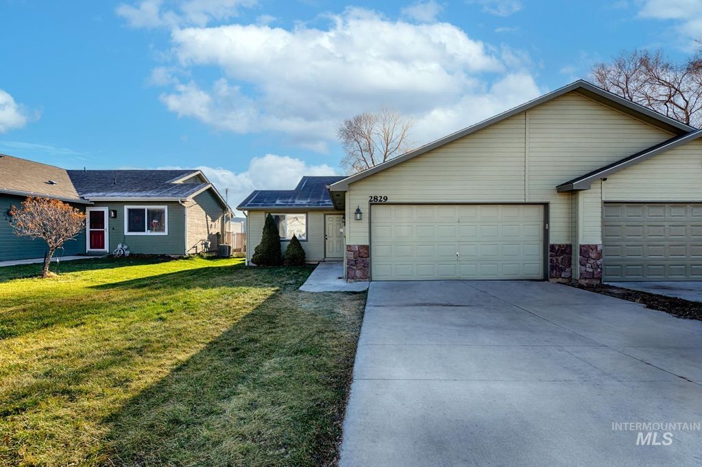 Photo of 2829 Cougar Ave, Nampa, ID 83687 (MLS # 98970774)