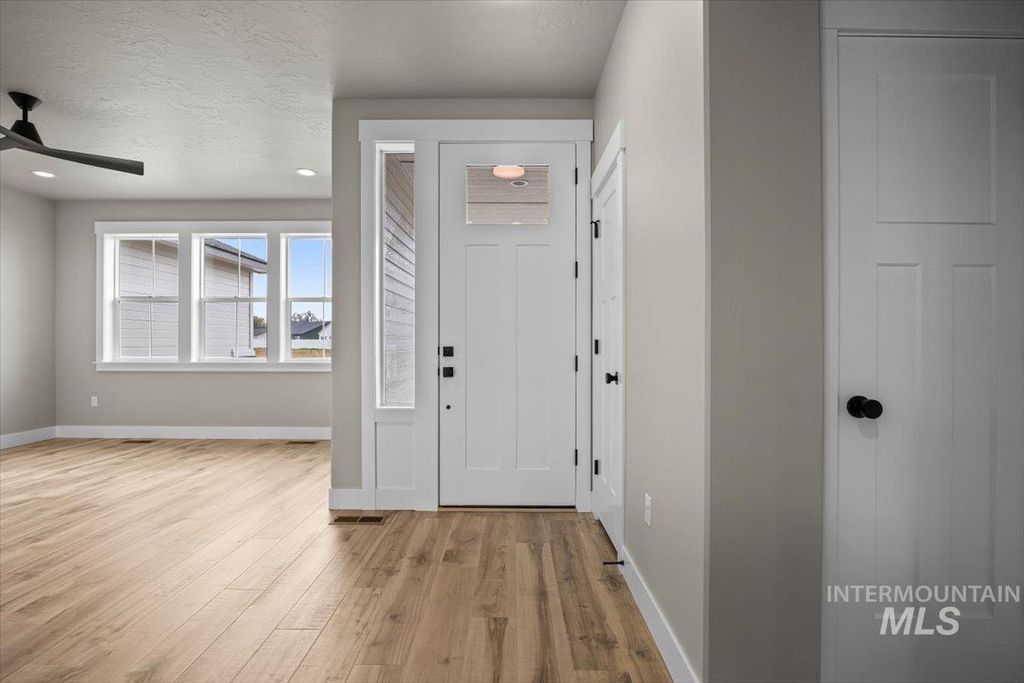 Photo of 11 Driftwood, Payette, ID 83619 (MLS # 98981211)