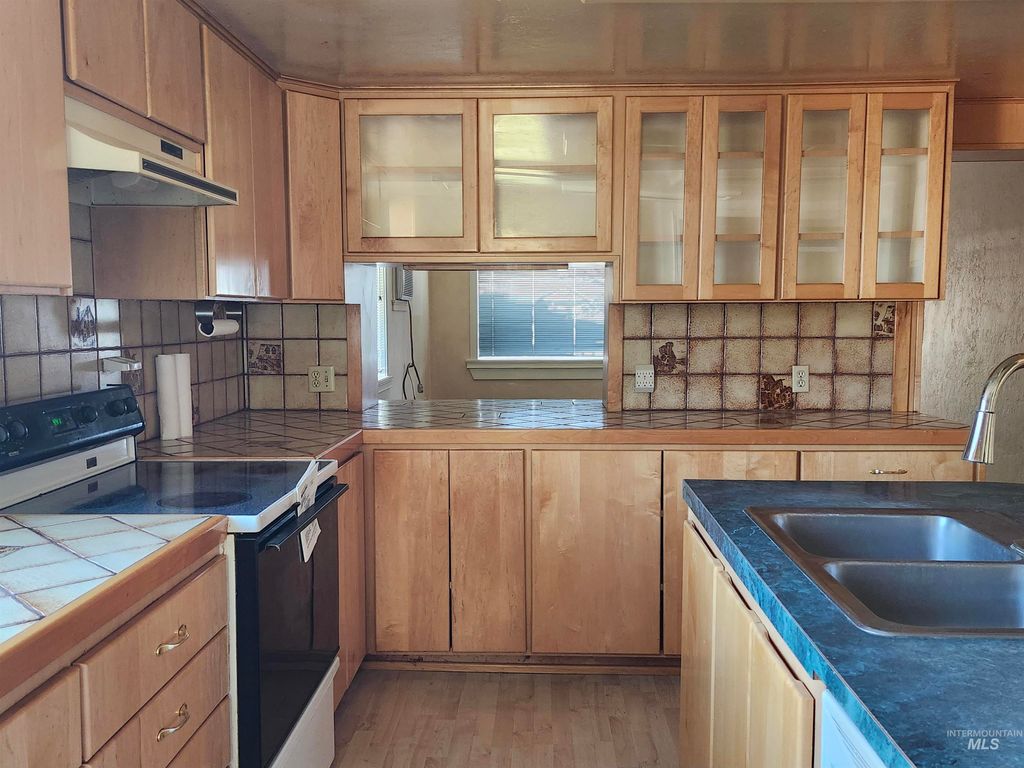 Photo of 111 S Elder St, Nampa, ID 83686 (MLS # 98974257)