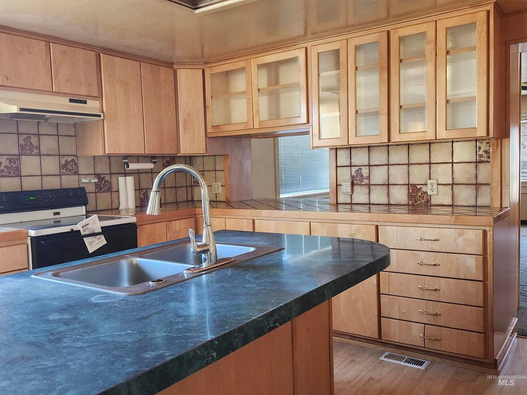 Photo of 111 S Elder St, Nampa, ID 83686 (MLS # 98974257)