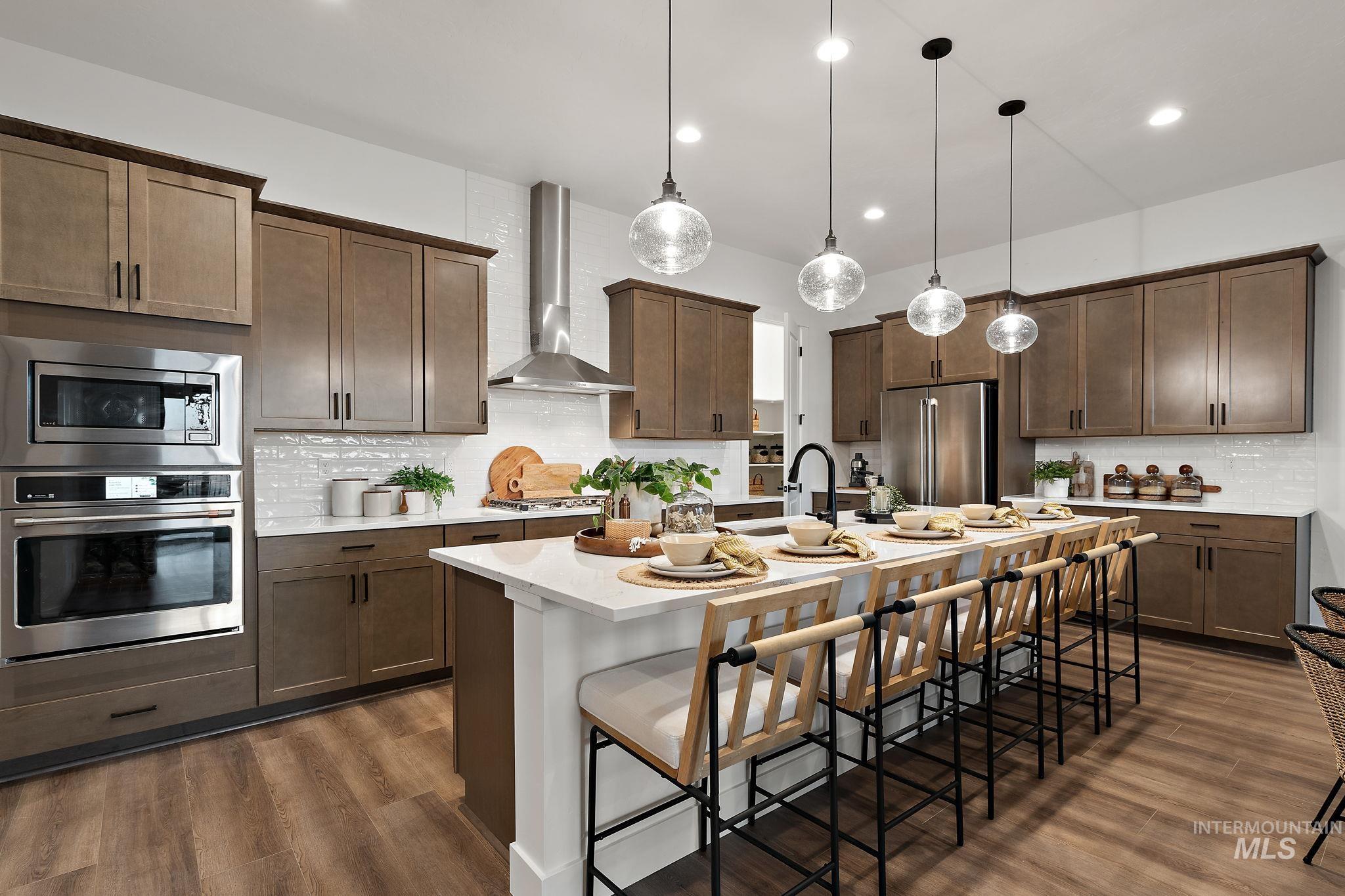 2349 N Mountain Vista Ave