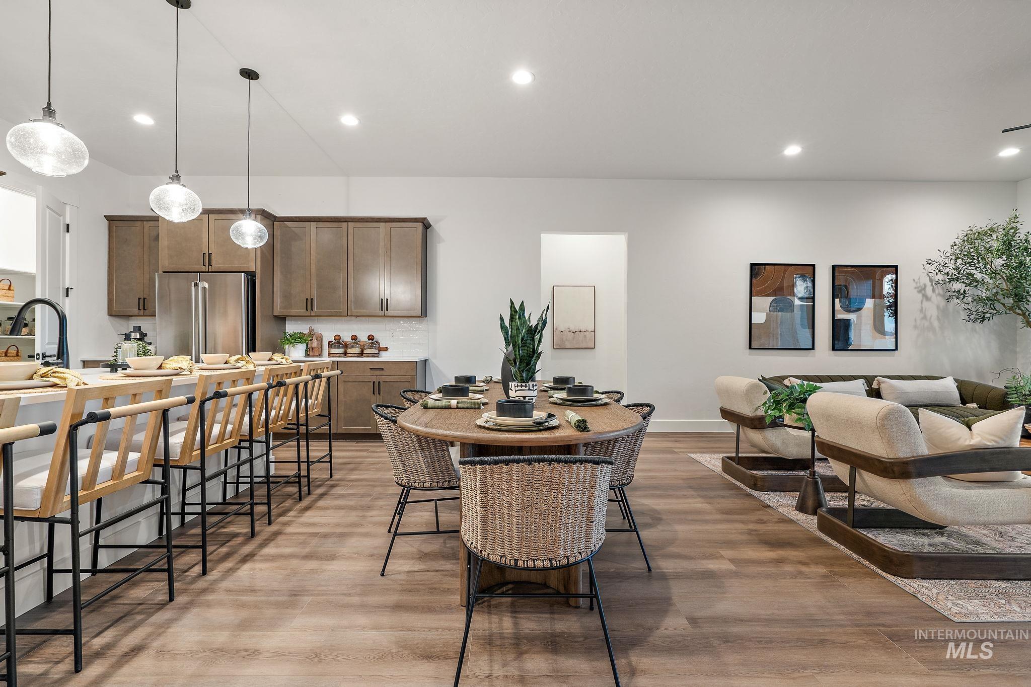 2349 N Mountain Vista Ave