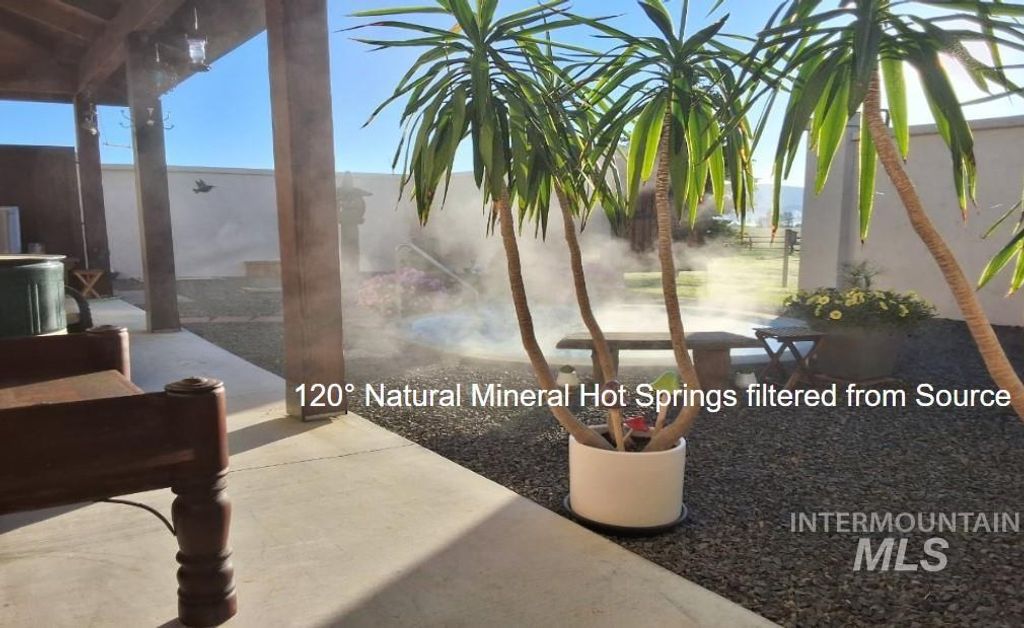 Photo of 610 Cabarton Rd, Cascade, ID 83611 (MLS # 98914448)