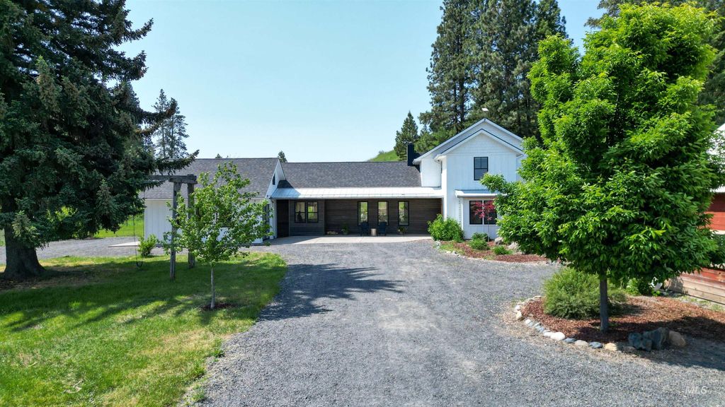 Photo of 1755 Genesee Troy Rd, Moscow, ID 83843 (MLS # 98976362)