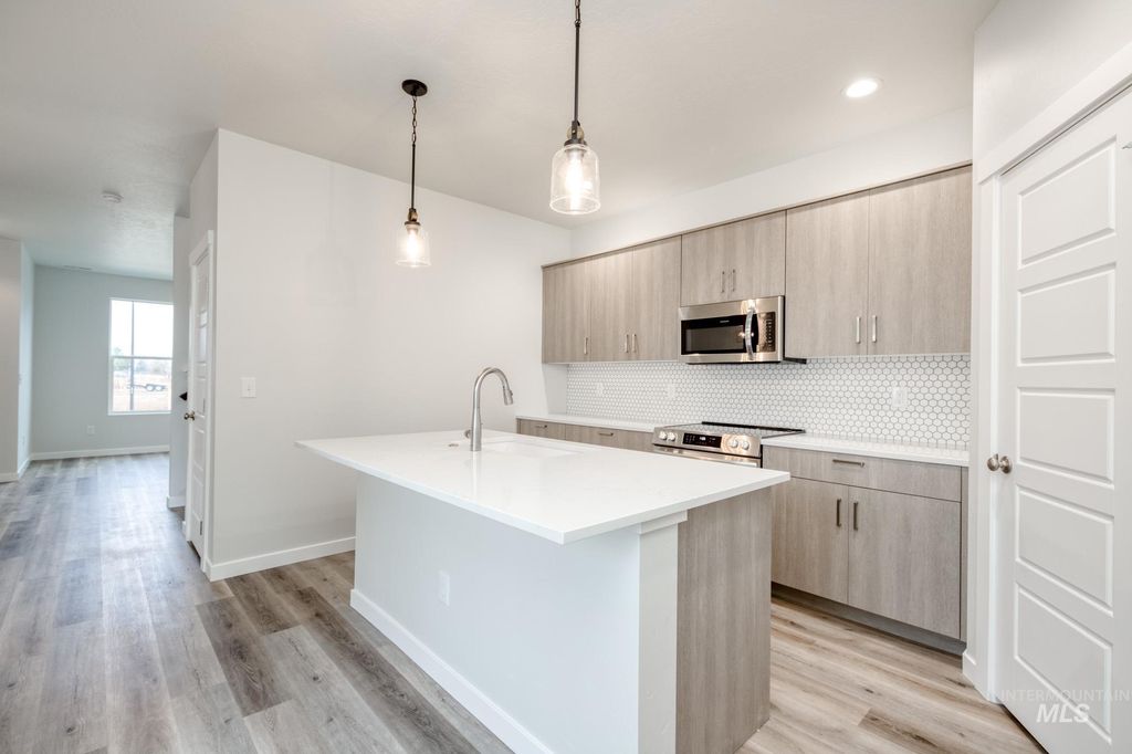 Photo of 6768 W Redwood Creek Dr, Meridian, ID 83646 (MLS # 98979334)