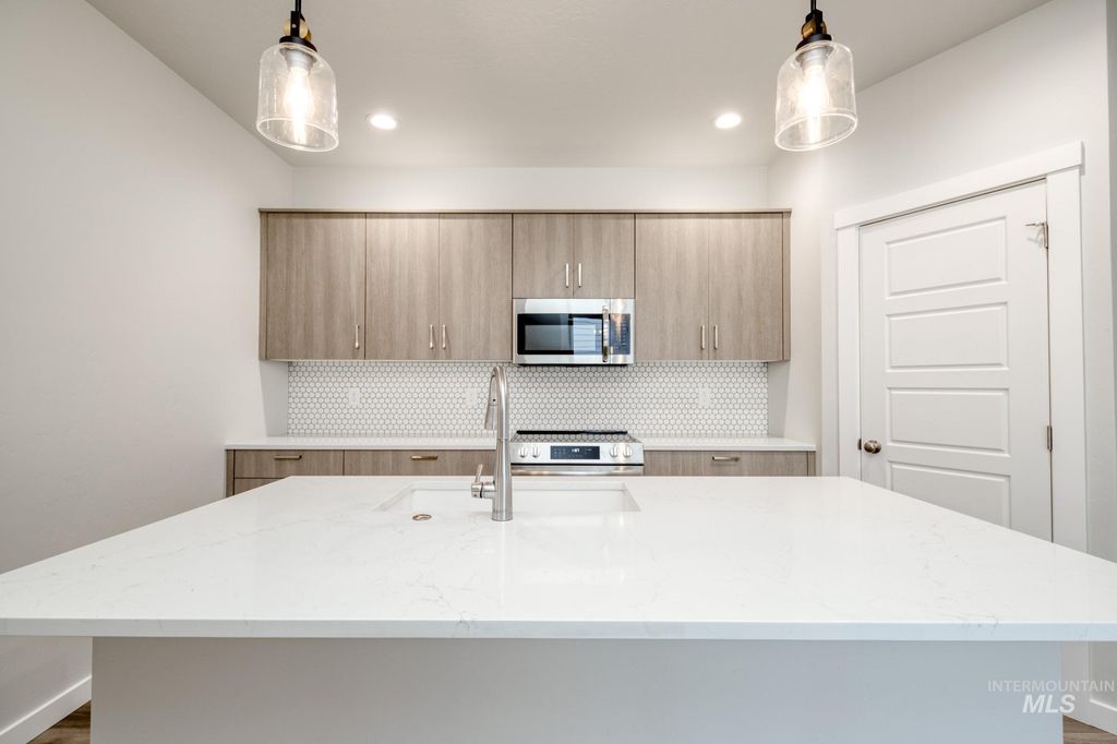 Photo of 6768 W Redwood Creek Dr, Meridian, ID 83646 (MLS # 98979334)