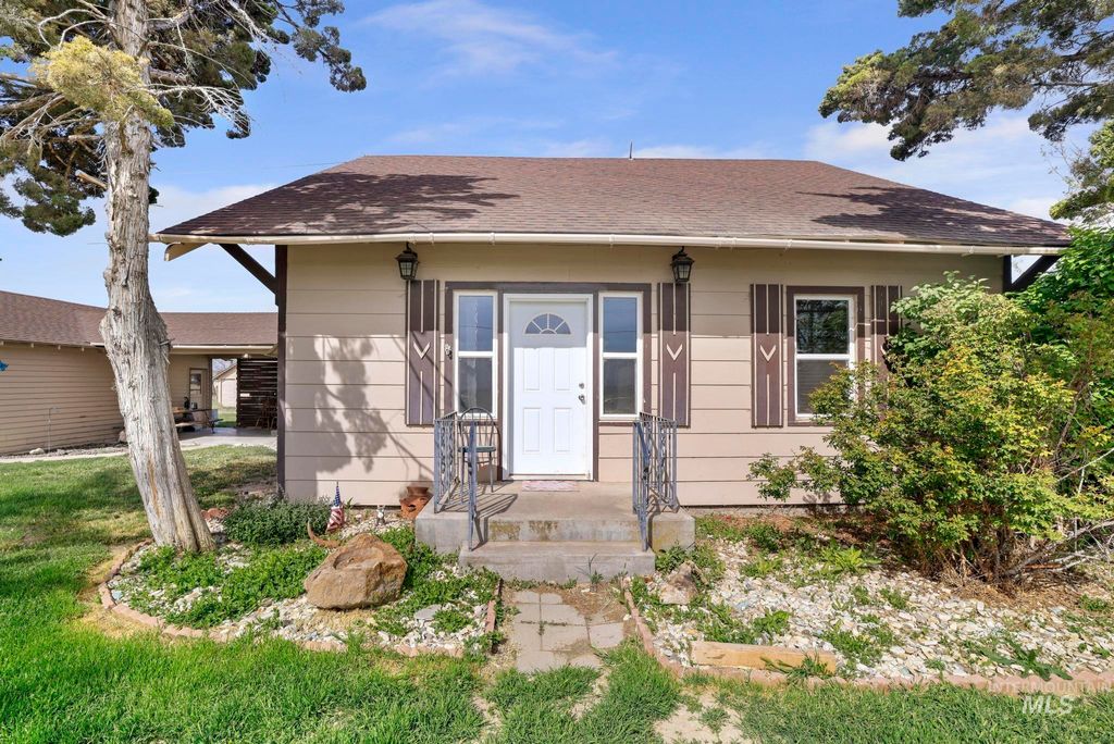 Photo of 3567 N 3100 E, Twin Falls, ID 83301 (MLS # 98984247)
