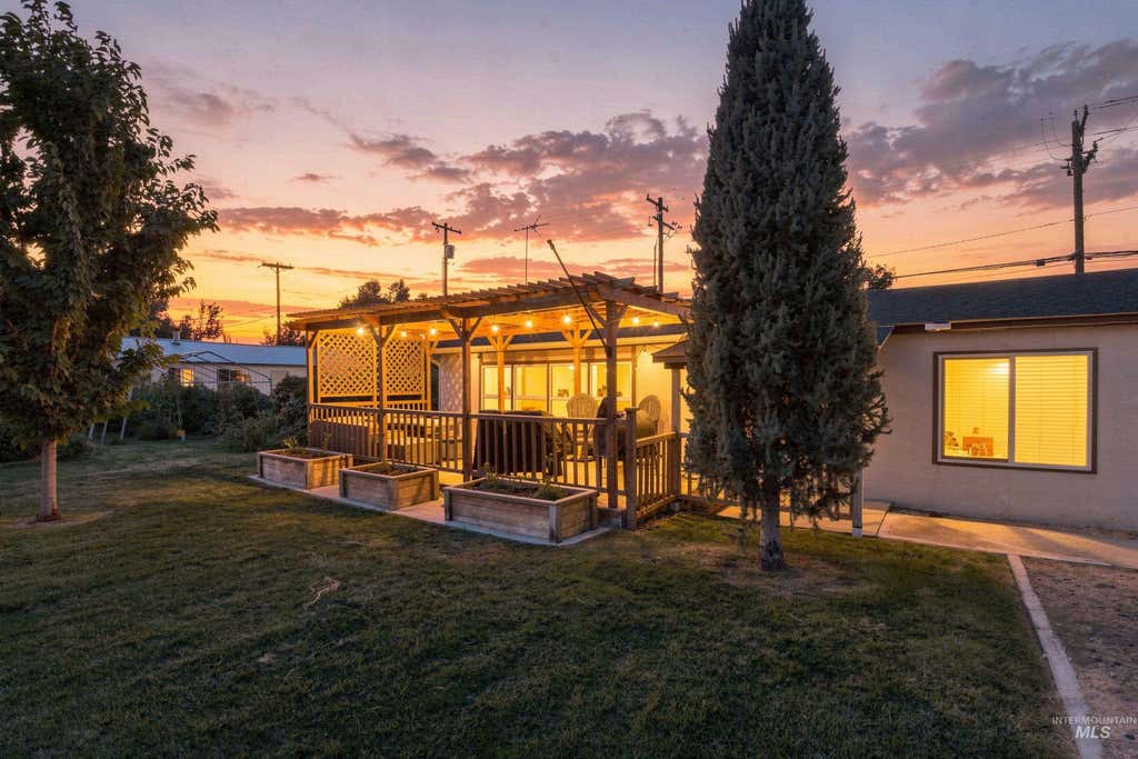 Photo of 711 S Nectarine St, Nampa, ID 83686 (MLS # 98997355)
