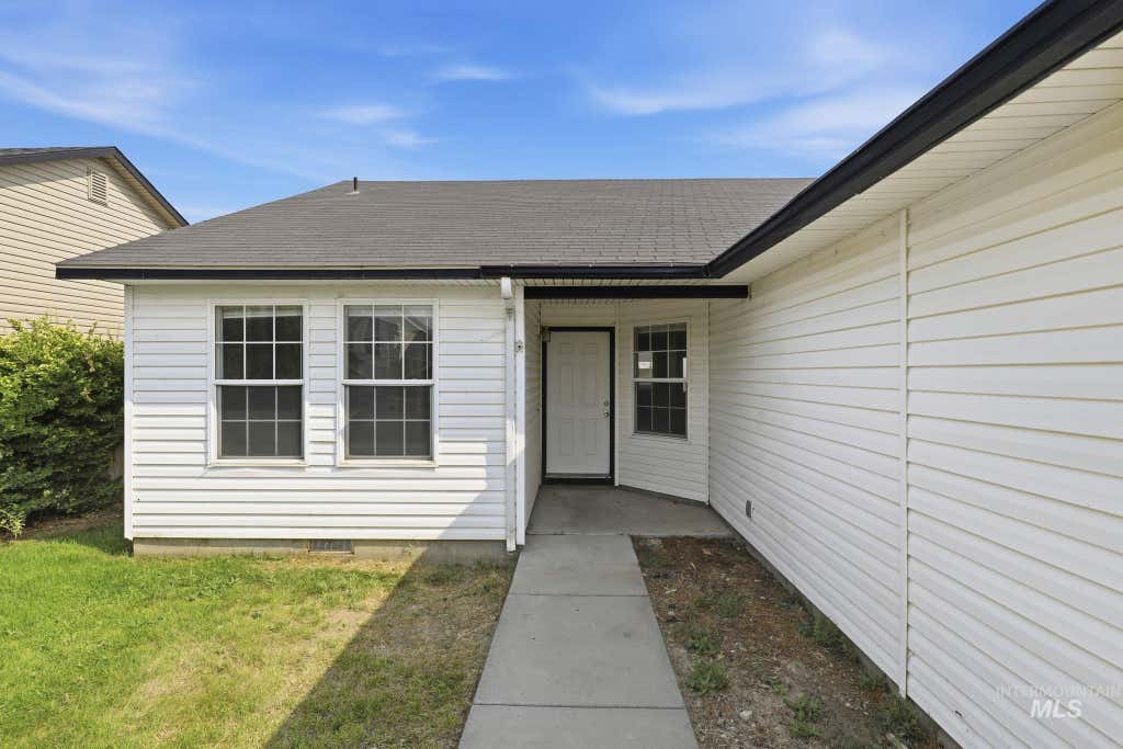 Photo of 3123 Village Green St, Caldwell, ID 83605 (MLS # 98995863)