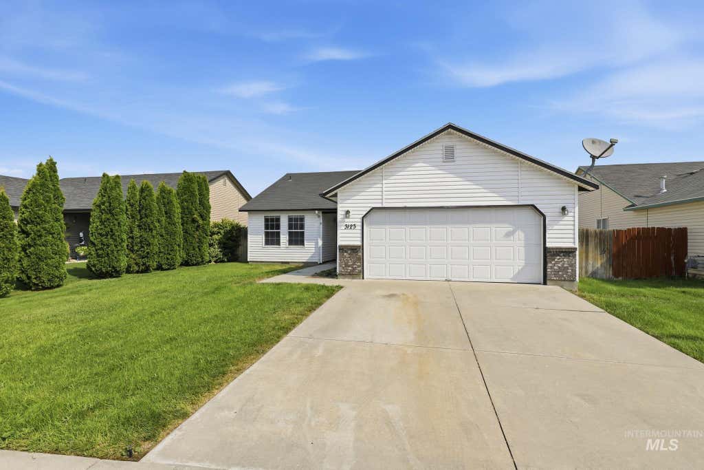 Photo of 3123 Village Green St, Caldwell, ID 83605 (MLS # 98995863)
