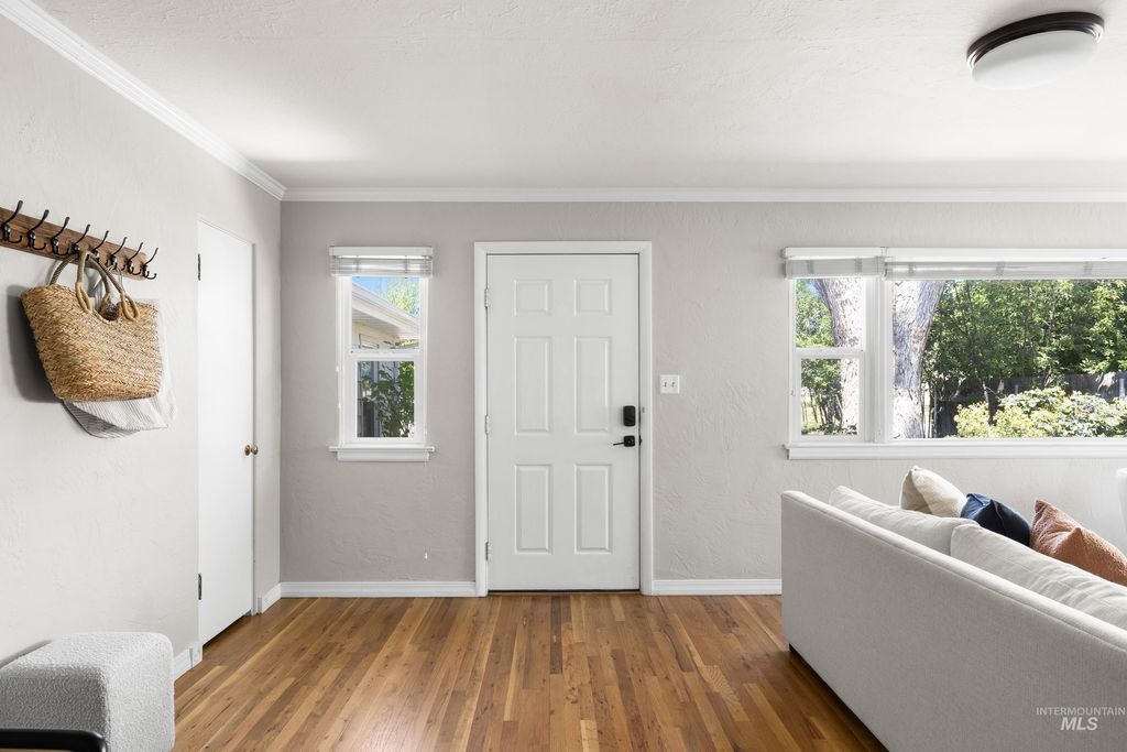 Photo of 820 S Shoshone St, Boise, ID 83705 (MLS # 98990656)