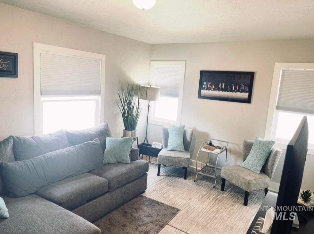 Photo of 527 26th ST, Lewiston, ID 83501 (MLS # 98985936)