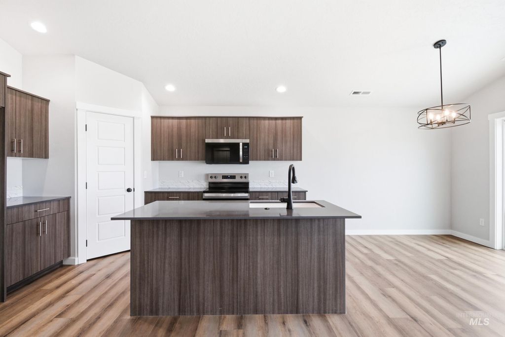 Photo of 5298 E Phelps Lake Dr, Nampa, ID 83687 (MLS # 98979912)