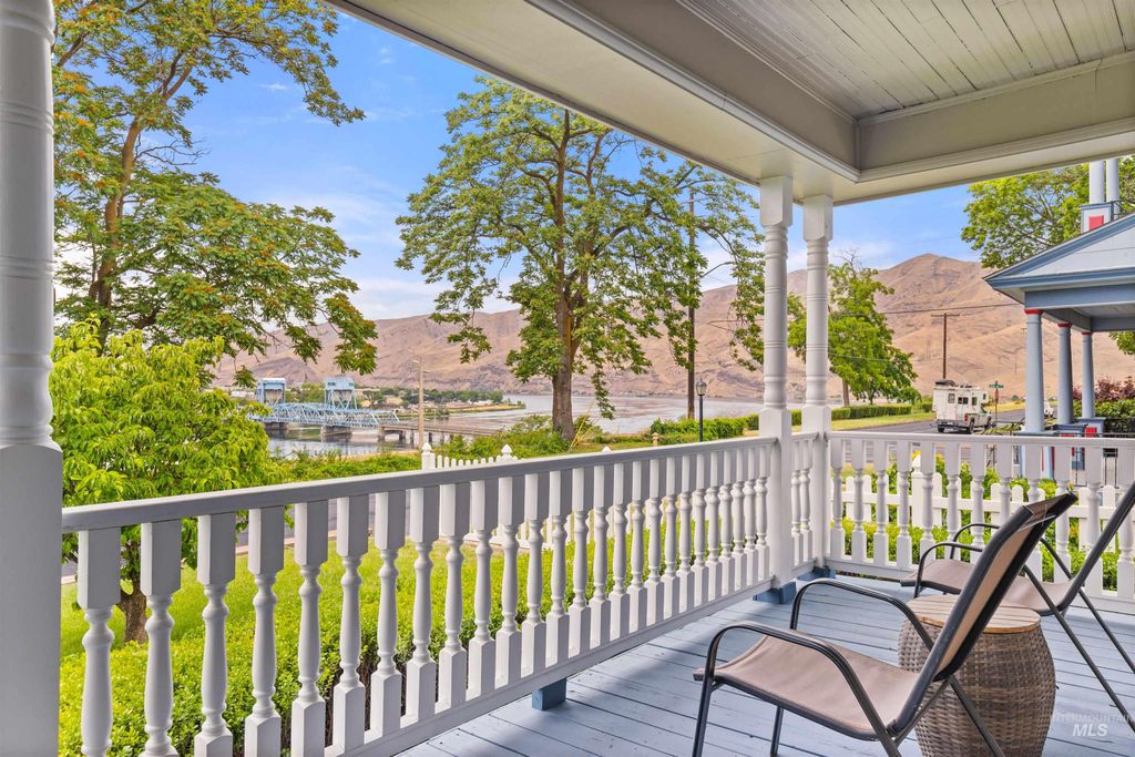 Photo of 207 Prospect Ave, Lewiston, ID 83501 (MLS # 98951396)