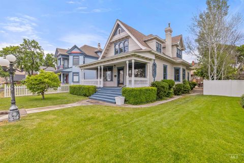 Photo of 207 Prospect Ave, Lewiston, ID 83501 (MLS # 98951396)