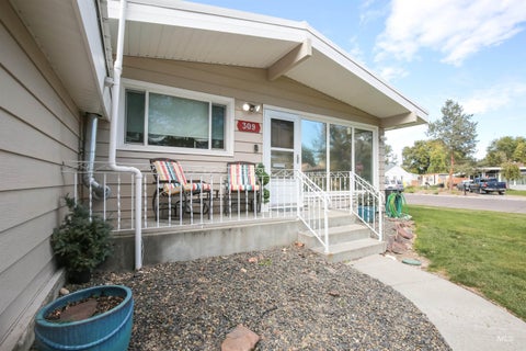 Photo of 309 Sw 12th Street, Ontario, OR 97914 (MLS # 99003723)