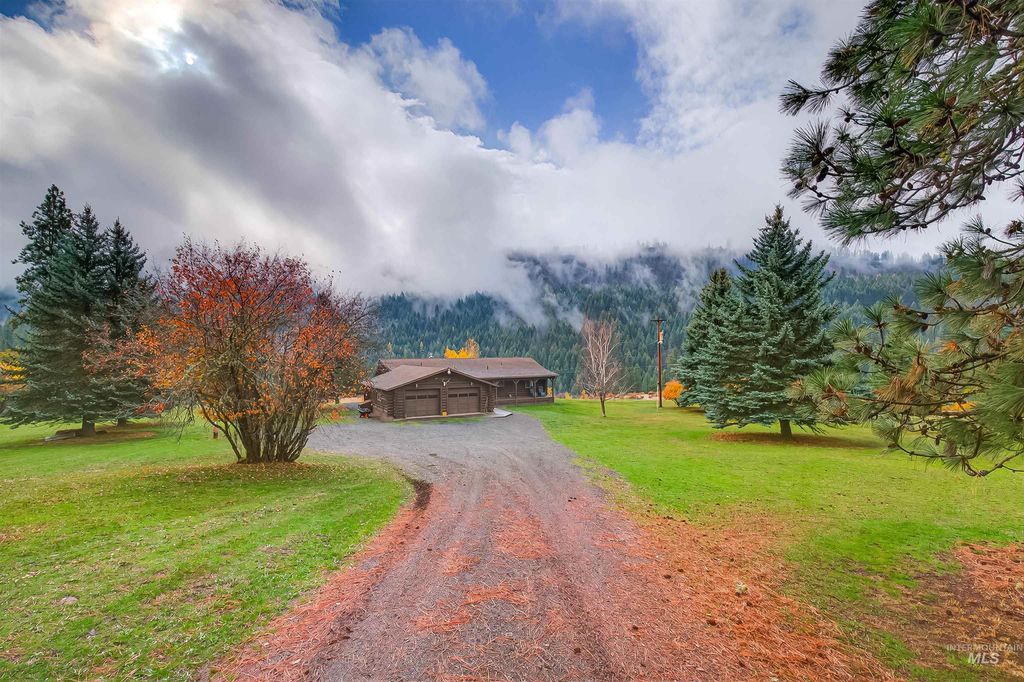 Photo of 1383 Cedar Ridge Rd, Kendrick, ID 83537 (MLS # 98963047)