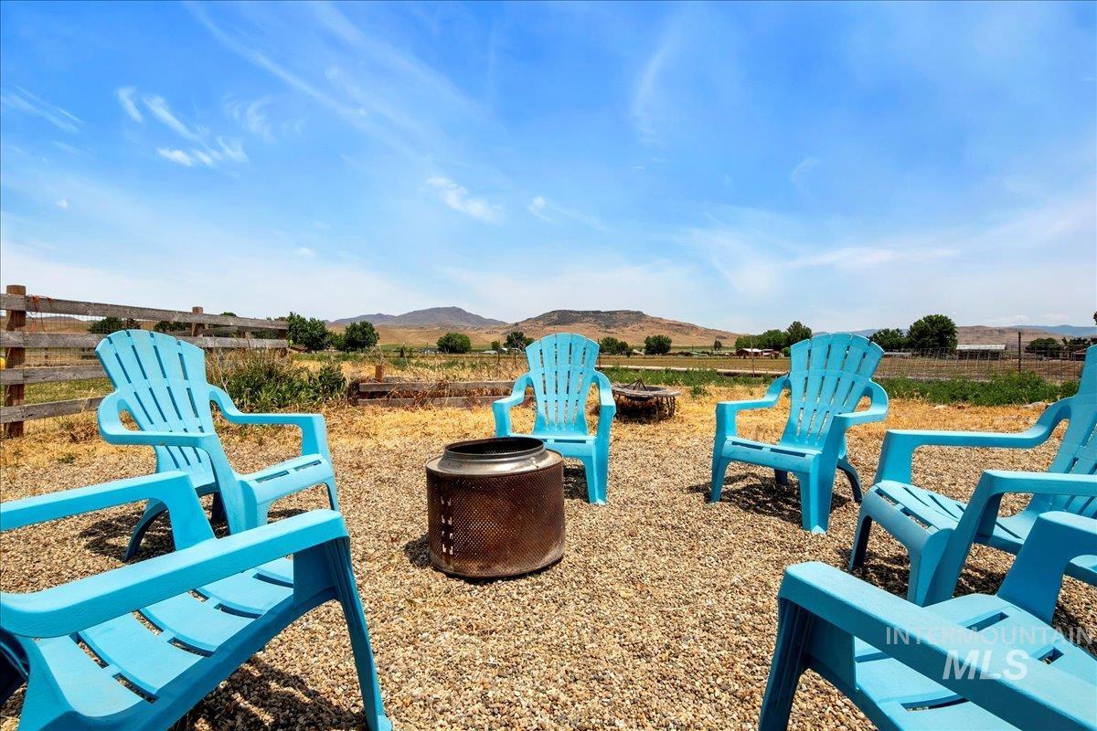378 E Black Canyon Hwy