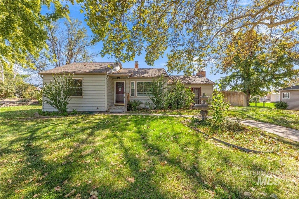 Photo of 1010 N 7th St, Parma, ID 83660 (MLS # 98999388)
