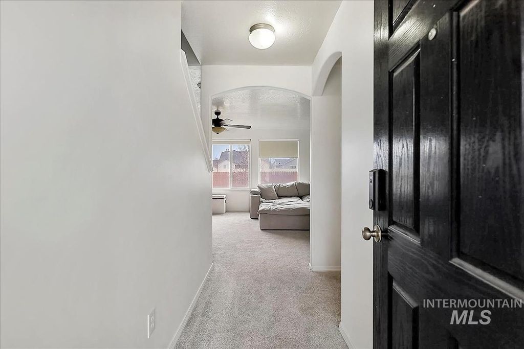 Photo of 5304 Barkley Way, Caldwell, ID 83607 (MLS # 98977122)