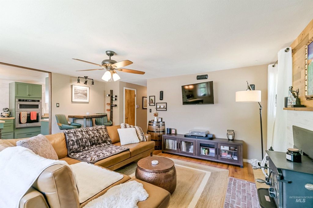 Photo of 4916 W Camas Street, Boise, ID 83705 (MLS # 98990786)