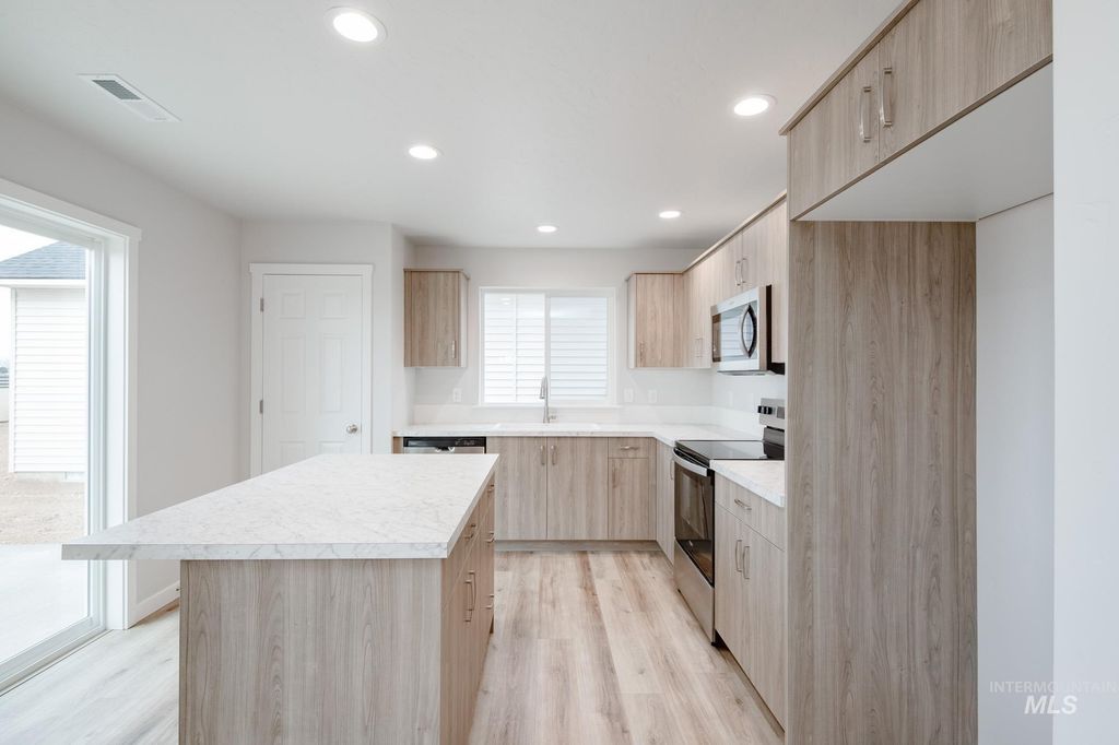 Photo of 1711 N Birch St, Jerome, ID 83338 (MLS # 98978034)