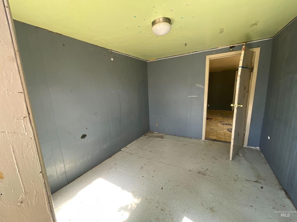 Photo of 307 S 1st St, Parma, ID 83660 (MLS # 98990052)