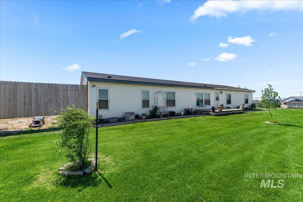 Photo of 10289 W Desert Duck Ave, Mountain Home, ID 83647 (MLS # 98958133)