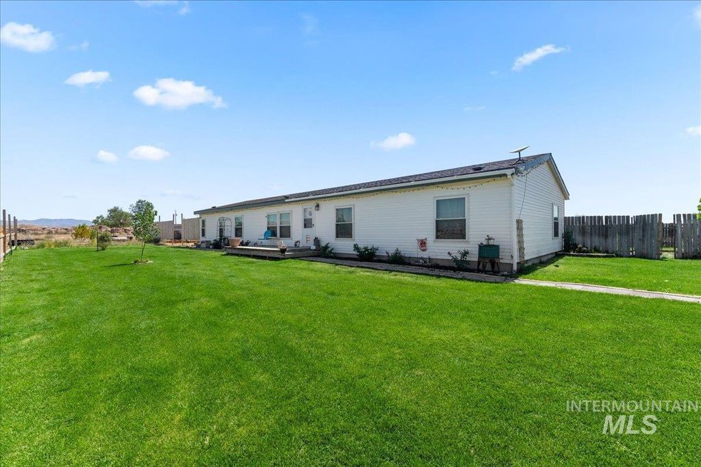 Photo of 10289 W Desert Duck Ave, Mountain Home, ID 83647 (MLS # 98958133)