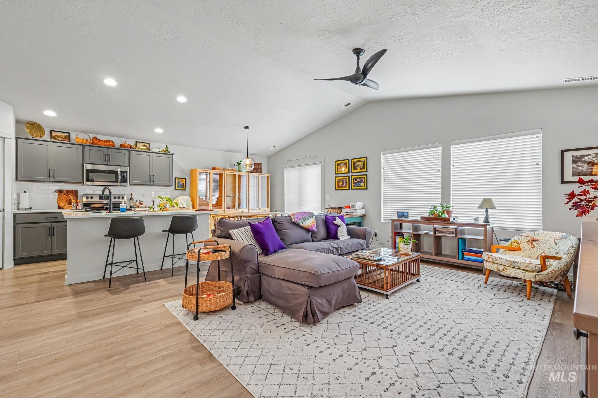 238 S Riggs Spring Ave