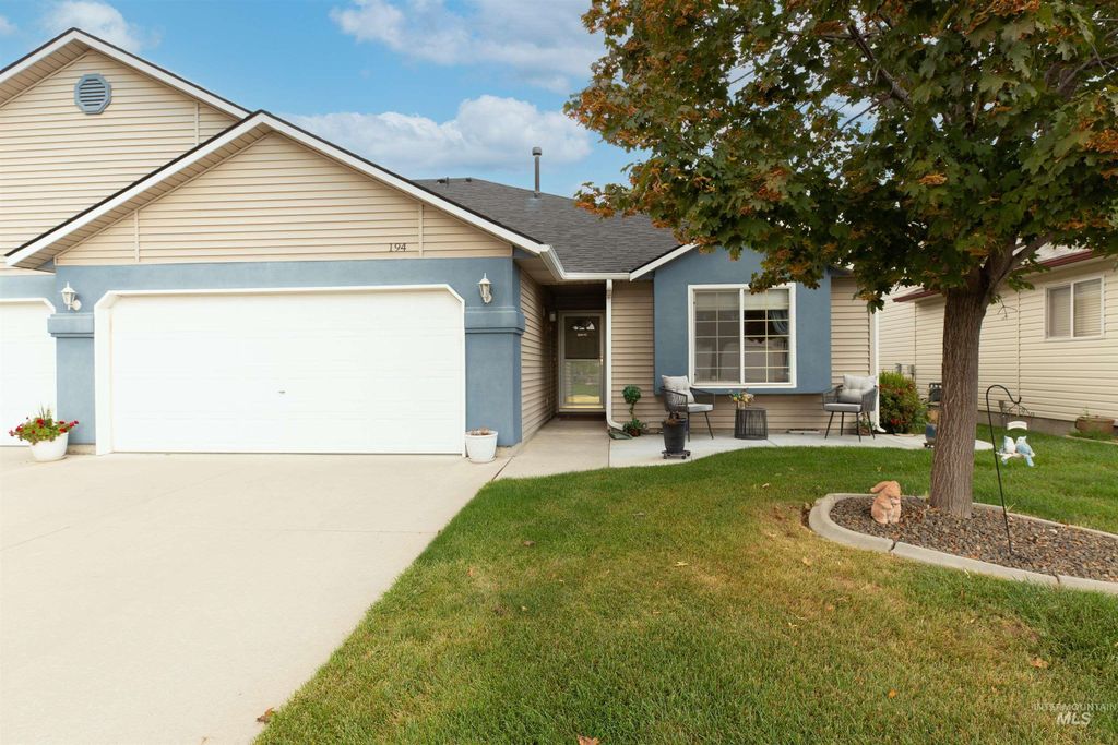 Photo of 194 E Carmel Dr, Meridian, ID 83646 (MLS # 98963691)