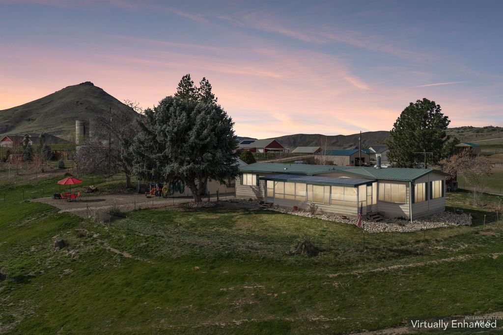 Photo of 5315 Montour Rd, Emmett, ID 83617 (MLS # 98979139)