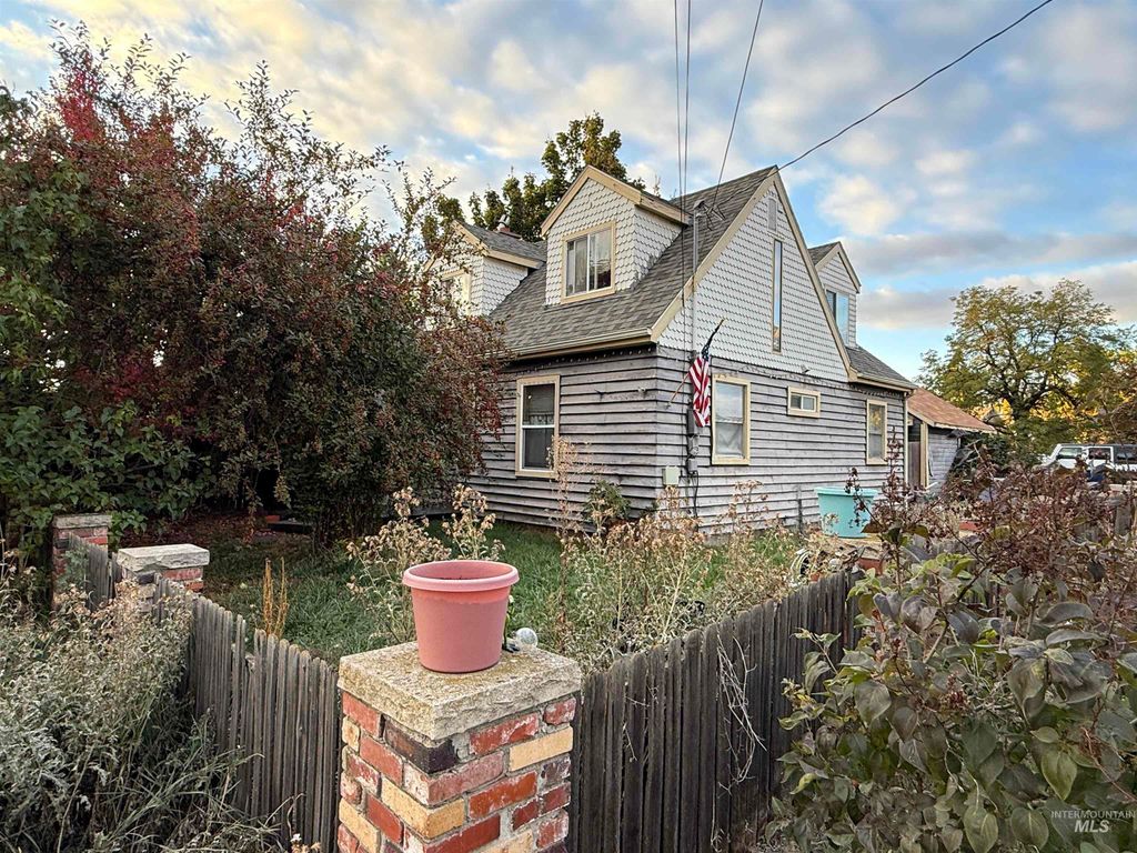 Photo of 340 E E St, Moscow, ID 83843 (MLS # 98965583)