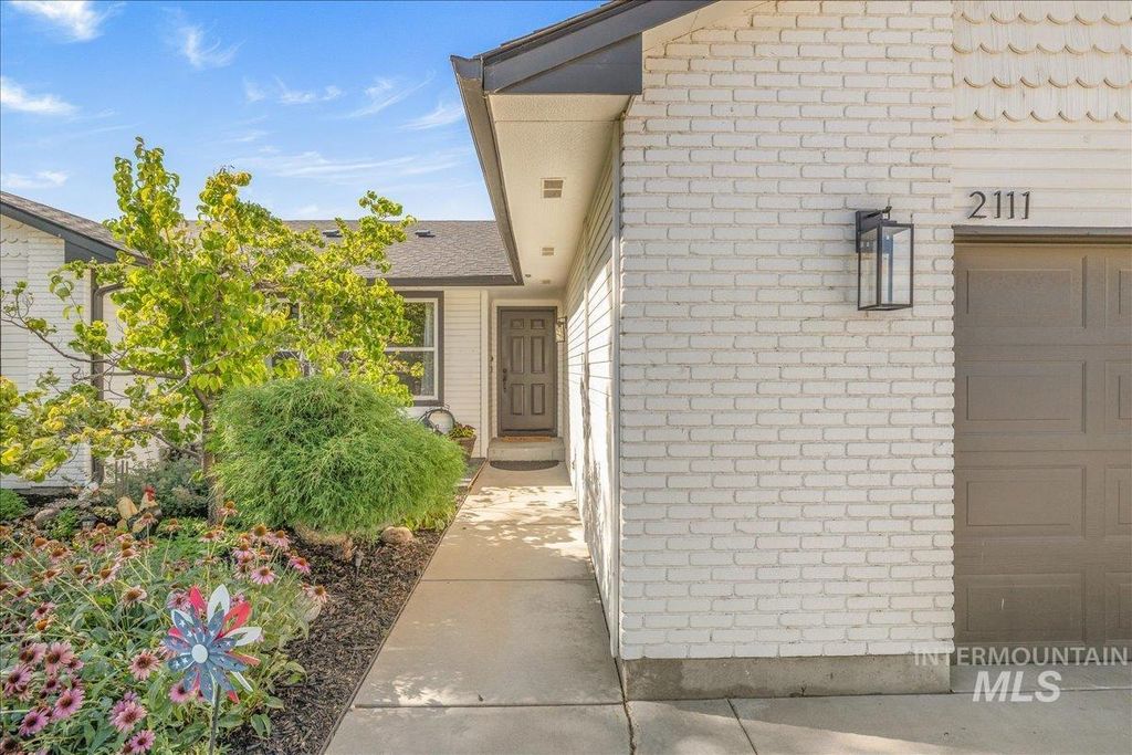 Photo of 2111 Demar Pl, Nampa, ID 83651 (MLS # 98965428)