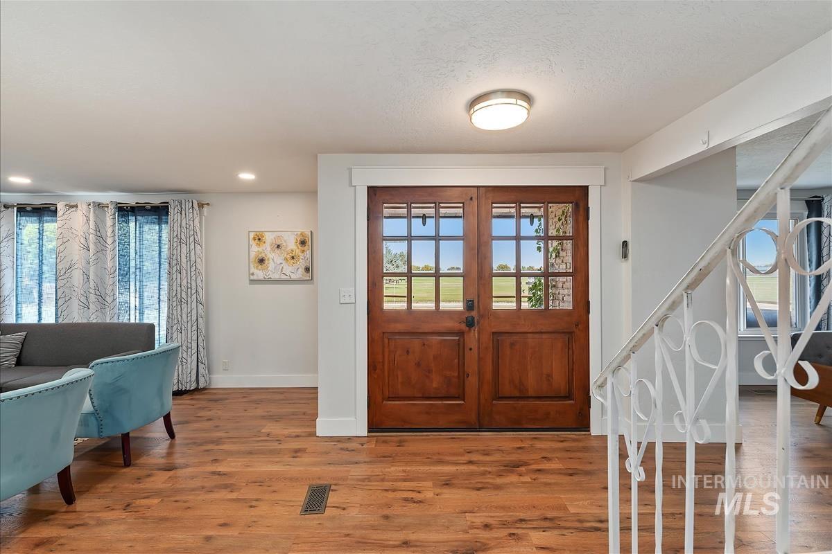 1103 W Camellia Ln