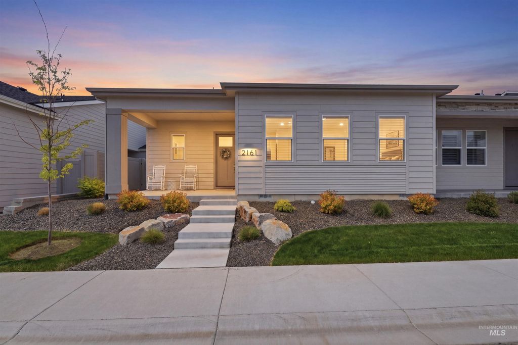 Photo of 2161 N Leatherwood Ave, Star, ID 83669 (MLS # 98984177)