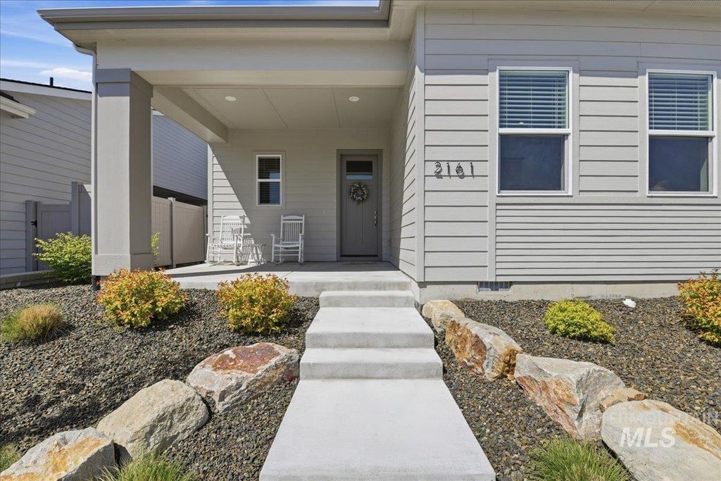 Photo of 2161 N Leatherwood Ave, Star, ID 83669 (MLS # 98984177)