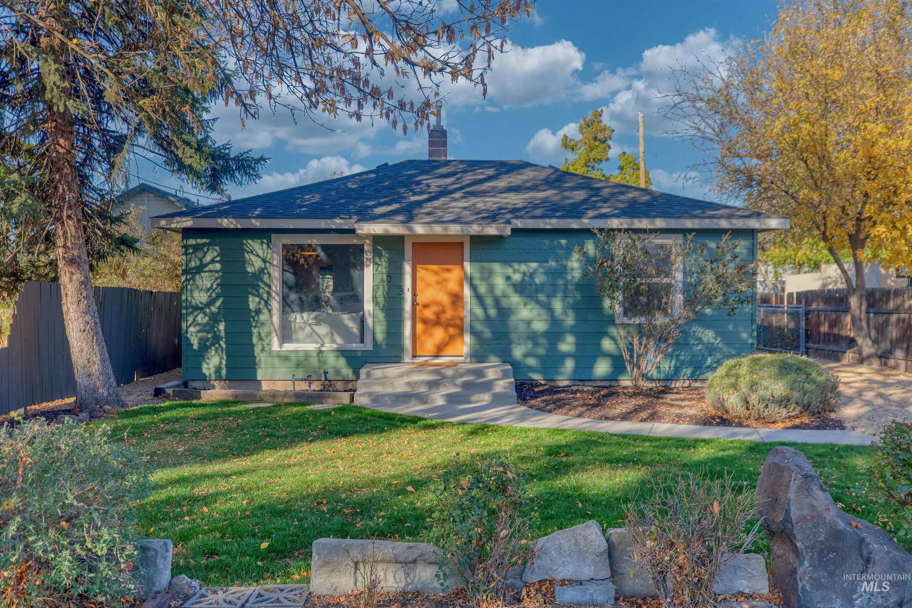 703 S Roosevelt