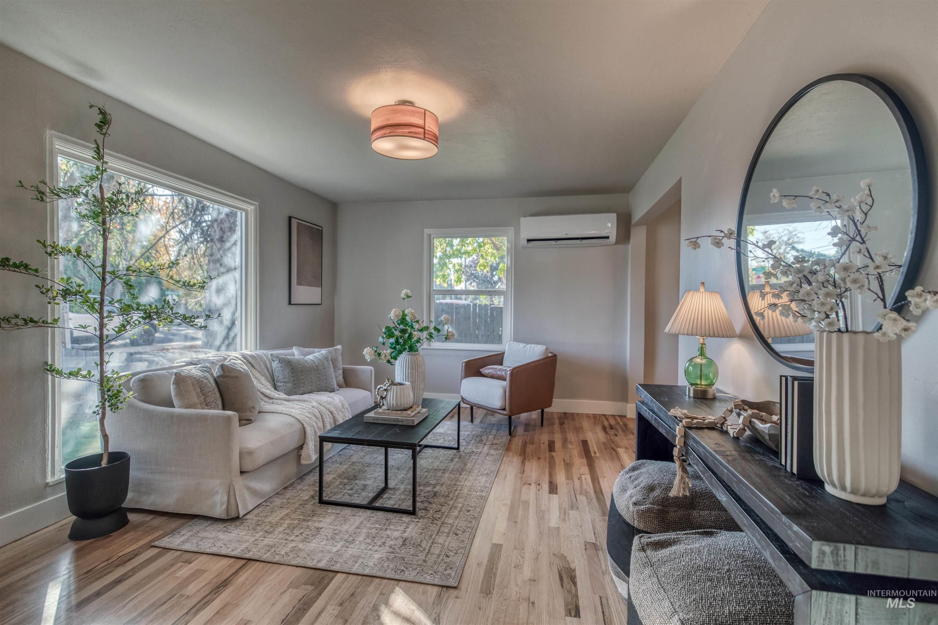 703 S Roosevelt